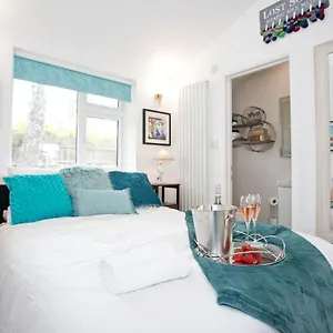The Bearded Goat Den - A Rural Retreat At Modern Holiday home Saint Leonards